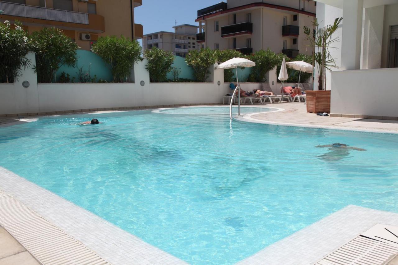 Hotel Gran Venere Beach 3 Superior Bibione Exterior foto